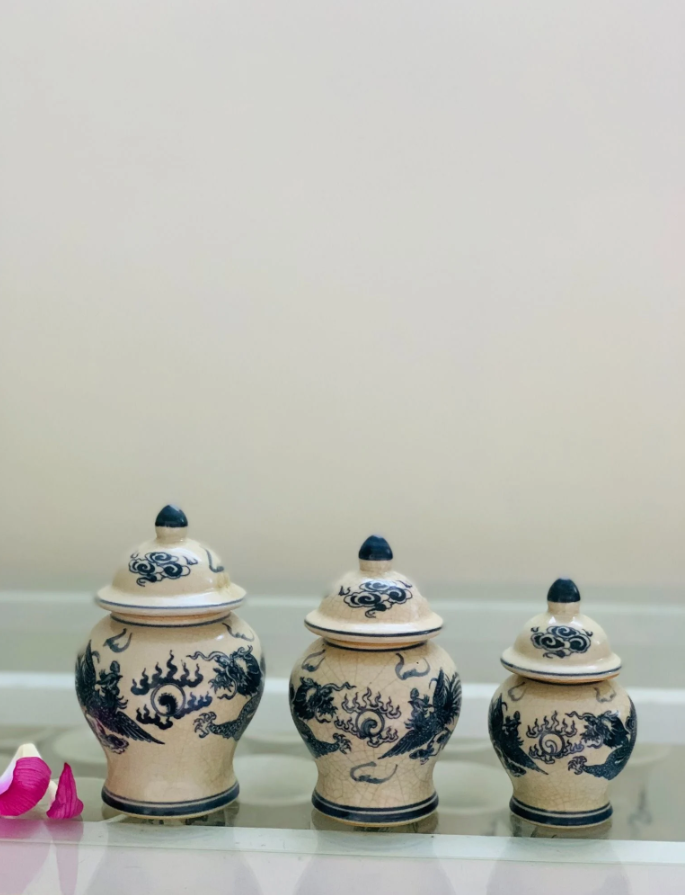 Chóe thờ trên ban thờ của người Việt Nam 2